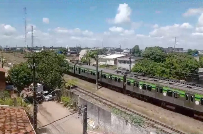  Linha Sul do Metrô do Recife para de funcionar e pessoas precisam descer no meio dos trilhos – G1