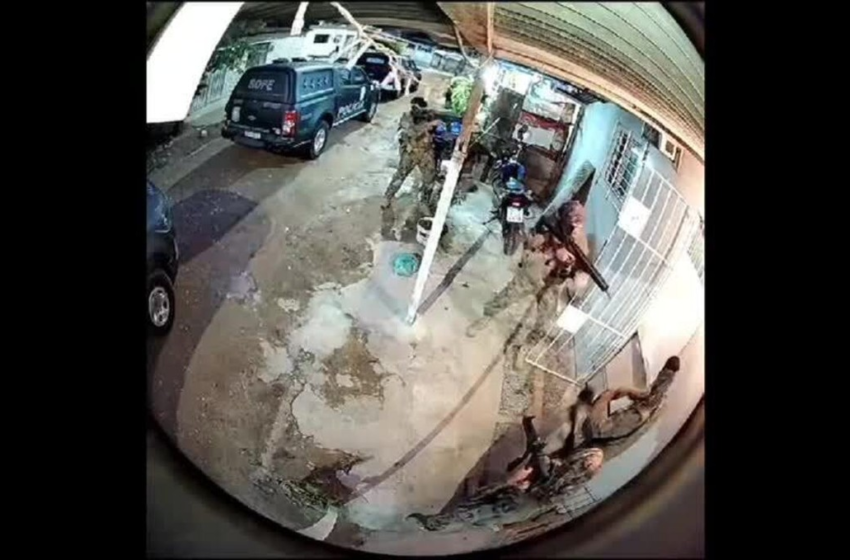  Homens morrem em ação do Bope em comunidade no Recife; vídeo mostra PMs entrando em casa e tirando corpos em lençol – G1